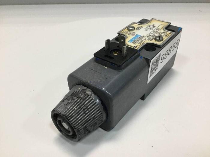 Used VICKERS Directional Control Valve DG4V32AMUH940 #98855