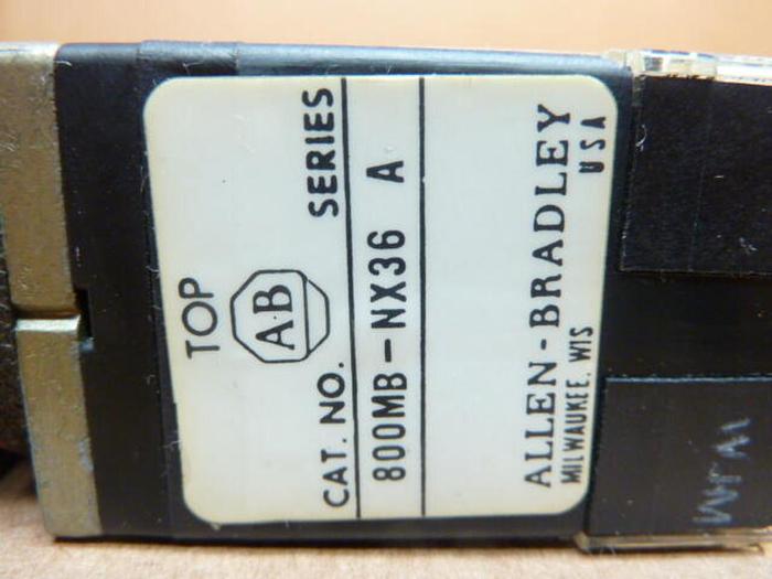 Used ALLEN BRADLEY Selector Switch 800MB-NX36 #38139