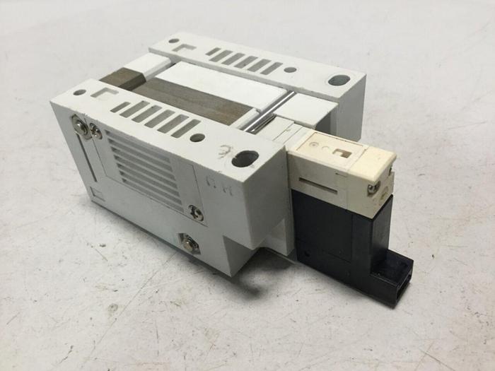 Used SMC Solenoid Valve Bank VVQ1000-10A-4 / VQ1241-5LOB-C0 #104020