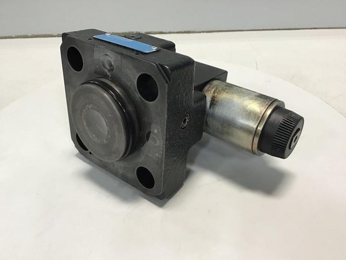 Used VICKERS Valve DG4V-3S-7A-M-U-HL7-60-EN490 Used