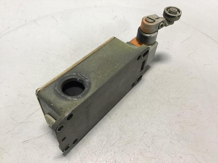 Used SIEMENS Limit Switch 3SE3 404-1G #121614