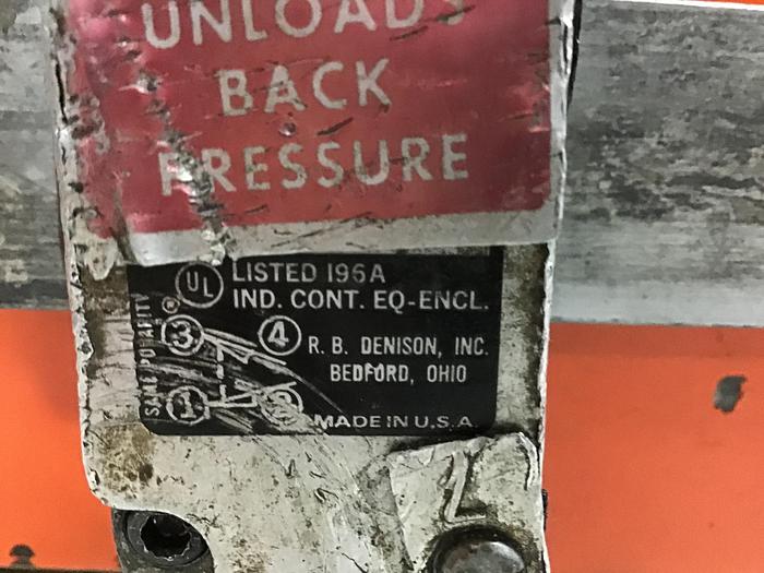 Used VAN DORN 300-RS-35F / IU 35 Oz Injection Unit Used #142051