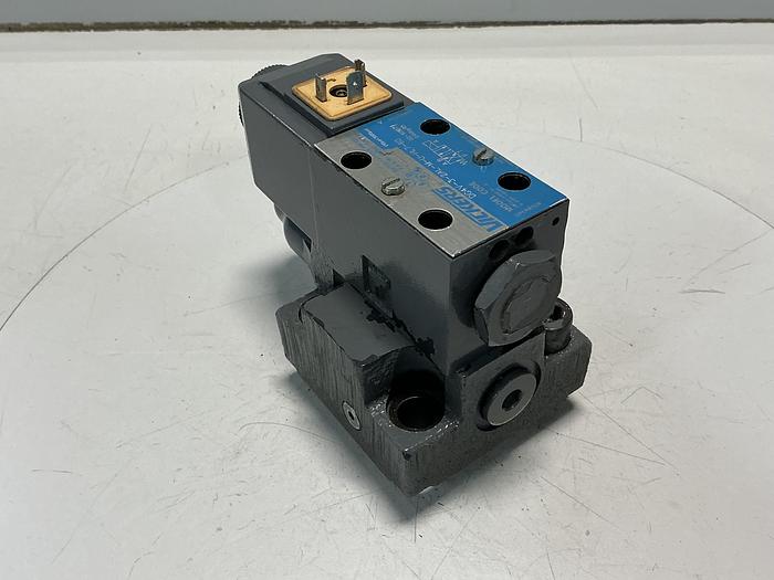 Used VICKERS DG4V-3-2AL-M-U-HL7-60
