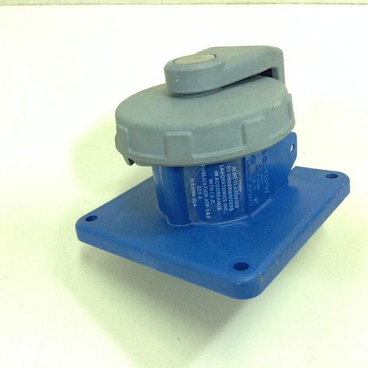 Used HUBBELL Receptacle 320R6W #68704