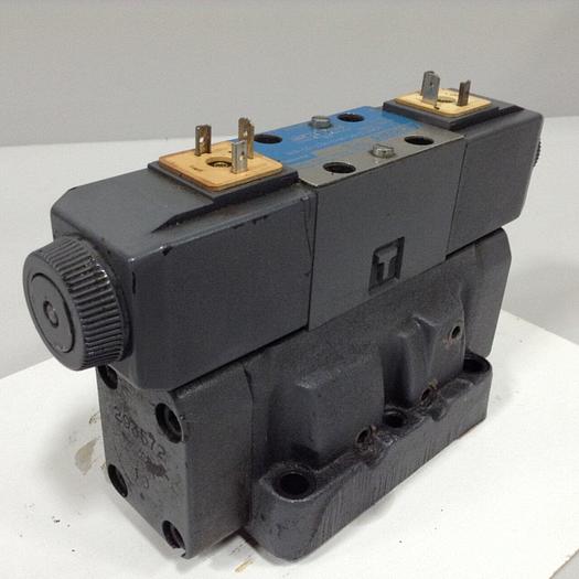 Used VICKERS Valve DG4V-3-6C-M-U-HL7-60-B13 Used