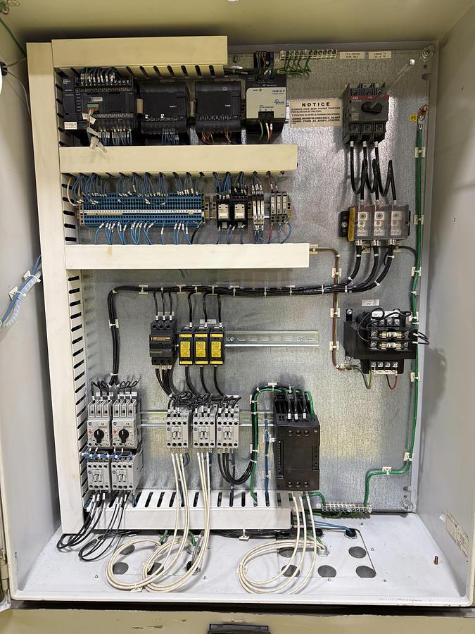 Used DNL / NOT CLEANED 2018 AEC MDB255
