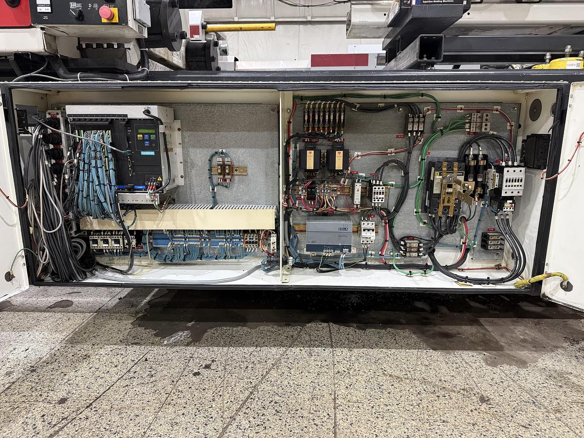 Used 1999 FERROMATIK MILACRON 310 Ton Injection Molding Machine MT310-22 USED #151849