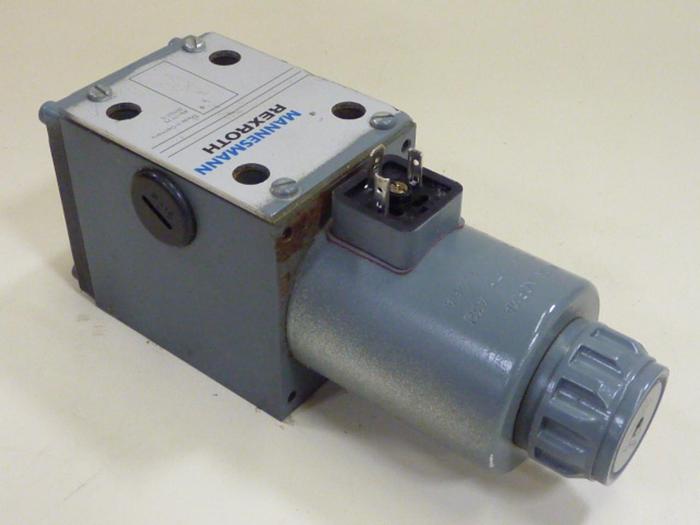 Used MANNESMANN REXROTH Valve 4WE10D31CG24M9K4 #54161