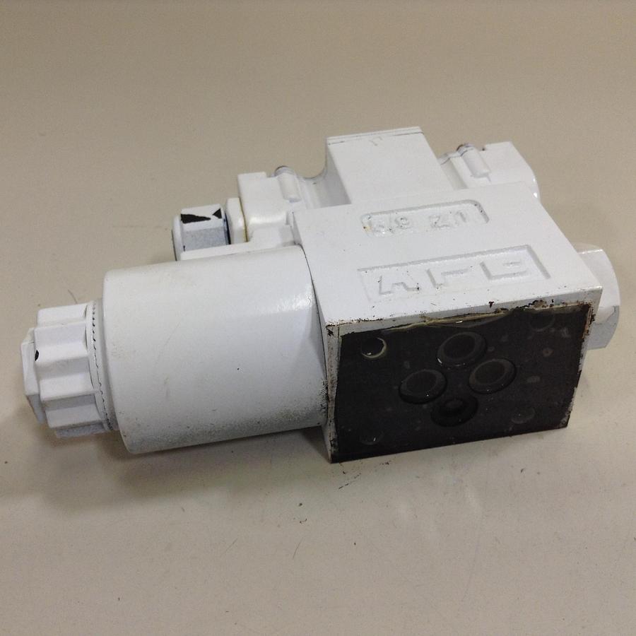 Used YUKEN Directional Valve DSG-01-2B2-D24-60 Used
