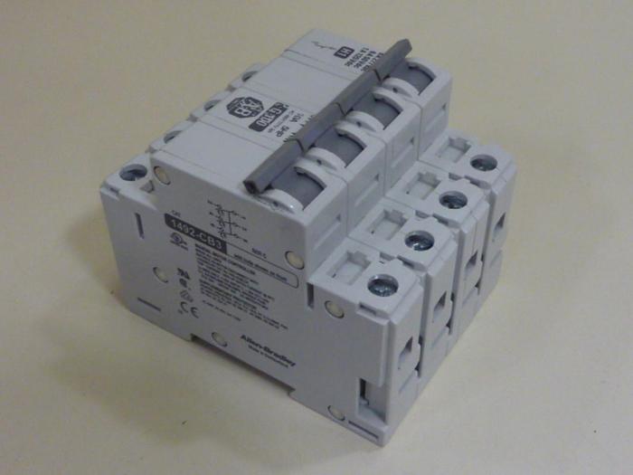 Used ALLEN BRADLEY 10 Amp Circuit Breaker 1492-CB3/G100 SER C #63782
