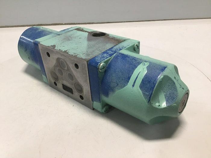 Used SPERRY VICKERS Valve DG4S533CWTRF10 #113009