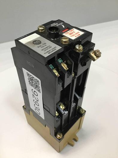 Used ALLEN BRADLEY AC Relay 700-P400A1 SER B NO CONTACTS #92930