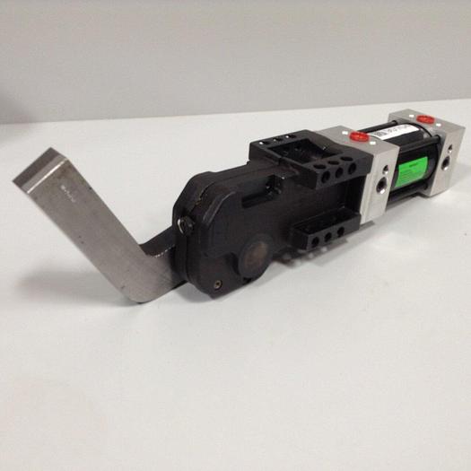 Used DESTACO Pneumatic Hold Clamp 991MAL-026M-180B-57-11-DS #90104