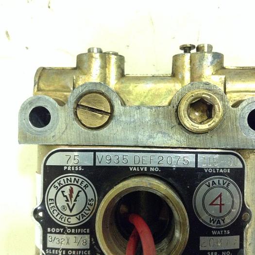 Used SKINNER 4-Way Valve V935 DEF2075 #70081