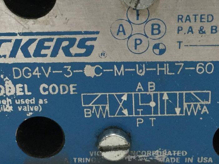 Used VICKERS Directional Valve DG4V-3-6C-M-U-HL7-60 Used