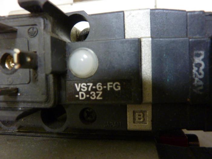 Used SMC Control Block w/ Valves VS7-6-FG-D-3Z #60111