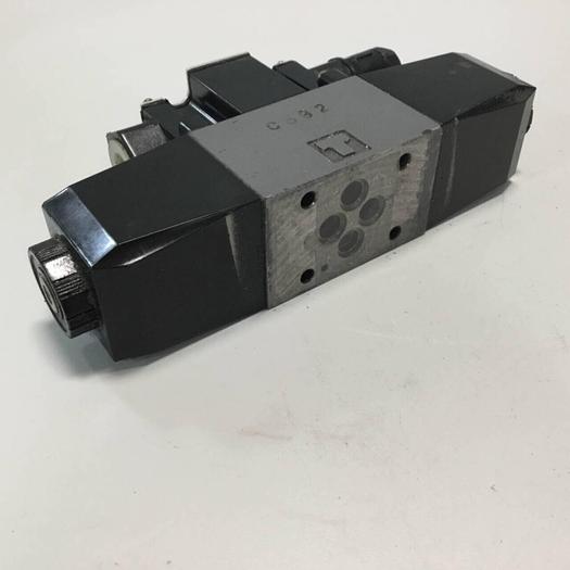 Used VICKERS Directional Control Valve DG5VH833CEP2T80JA284 #92309