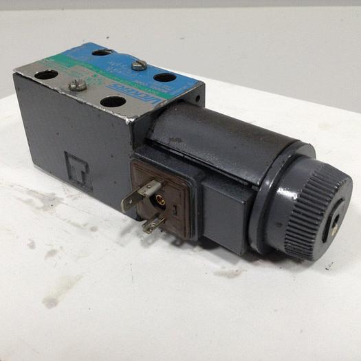 Used VICKERS Valve DG4V3S22AMUHL760EN490 Used