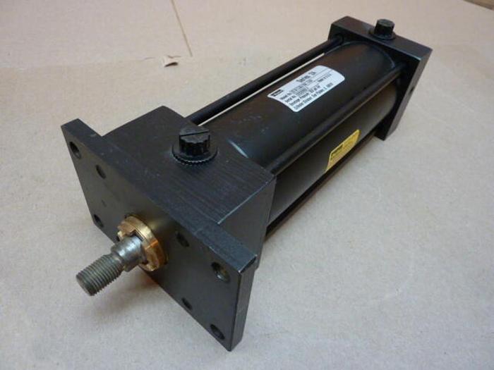 Used PARKER Pneumatic Air Cylinder 02.50 CJ2AU18AC 5.500 #28710