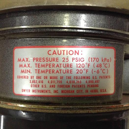 Used DWYER Pressure Gauge 3003 #70584