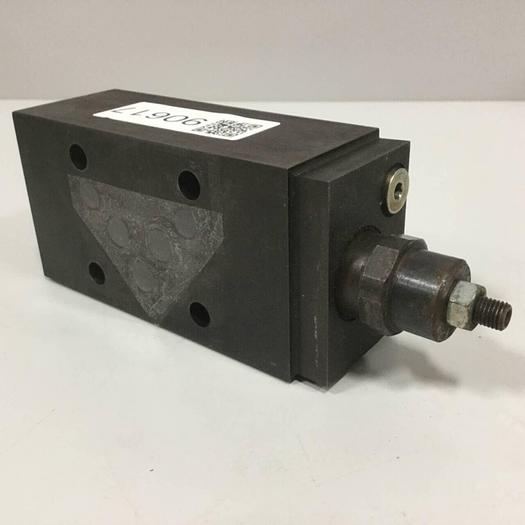 Used VICKERS Pressure Relief Valve DGMC-5-AT-FW-S-30 #90617