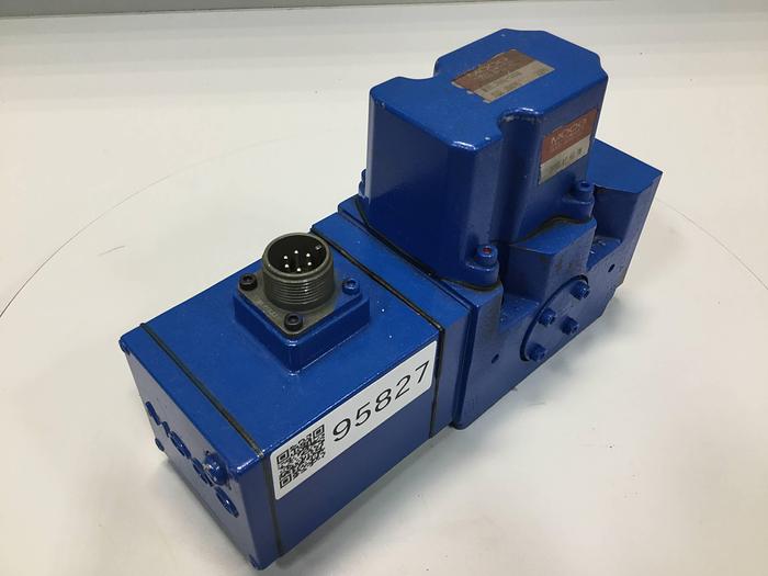 Used MOOG Servo Valve J661-040A #95827