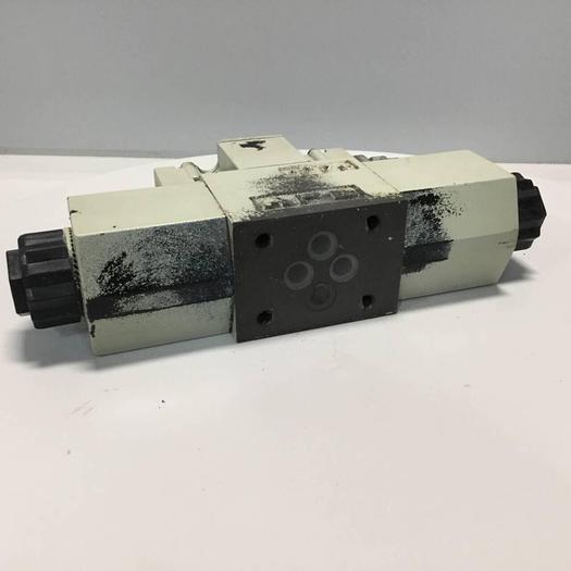 Used YUKEN Directional Valve DSG-01-3C40-D24-50218 #91589