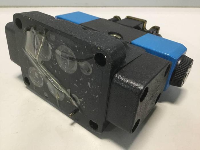 Used VICKERS Directional Control Valve DG4V36CMFWB660 #99525