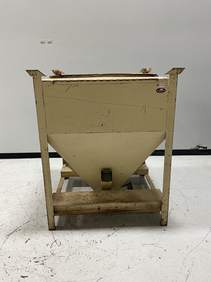 Used MATERIAL HANDLING 47 x 47 x 56 Surge Bin / Needs Pics