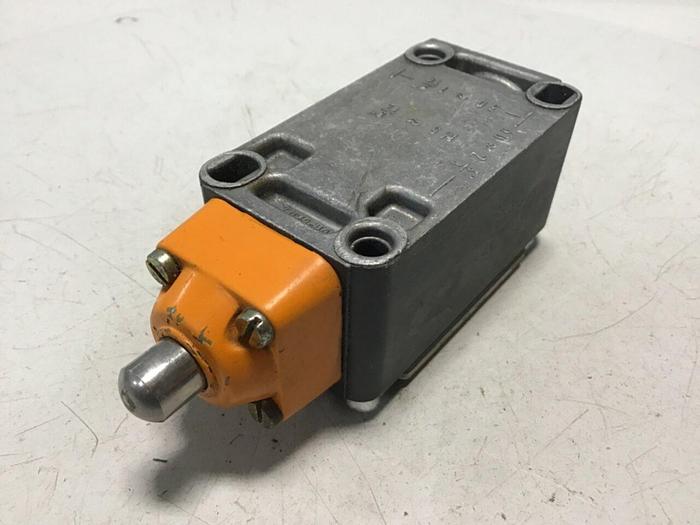 Used SIEMENS Limit Switch 3SE3 170-1C #121130