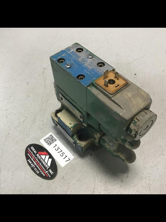 Used VICKERS Valves DG4V-3-2AL-M-U-HL7-60 #137517