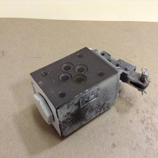 Used YUKEN Directional Valve DCG-01-2B2-4017 #68773