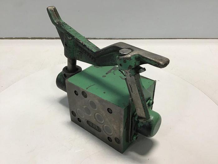 Used PARKER Directional Control Valve D3MR4B 10 Used #144663