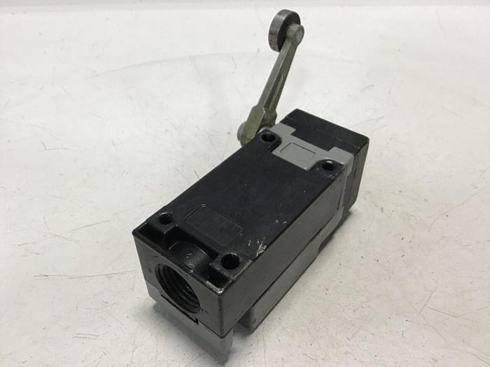 Used SQUARE D Limit Switch 9007-C54F #121693
