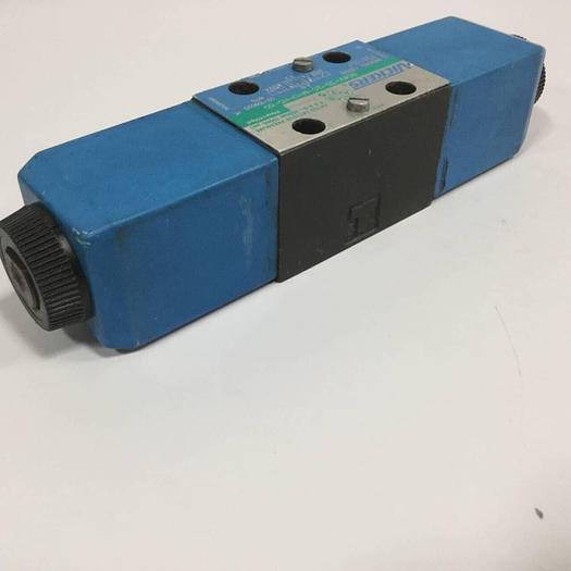 Used VICKERS Valve DG4V-3S-2C-M-U-H5-60 #90620
