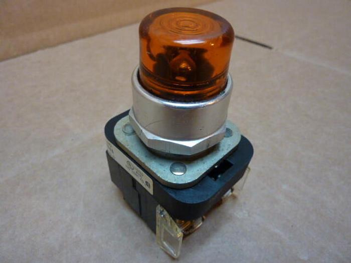 Used ALLEN BRADLEY Pilot Light 800T-PT16 SER N #27942