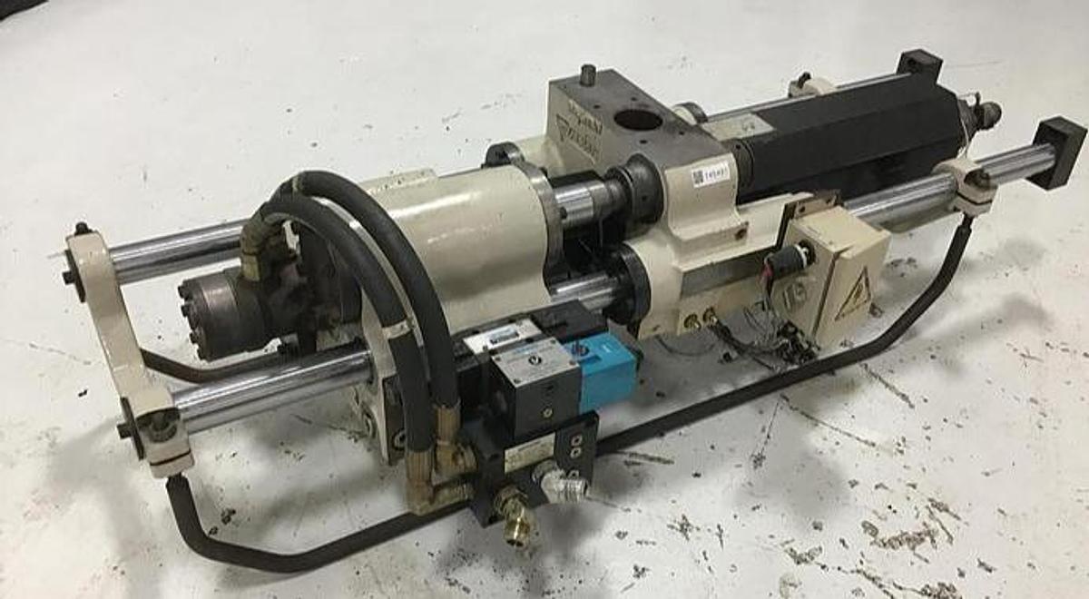 Used CINCINNATI MILACRON 6.04 Oz Injection Unit CINCI 6.04 IU Used #145491