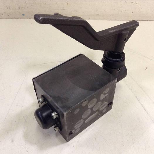 Used PARKER Directional Control Valve D3ML4HN/80497 10 #80172