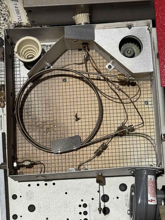 Used SRI 8610 Gas Chromatograph Used