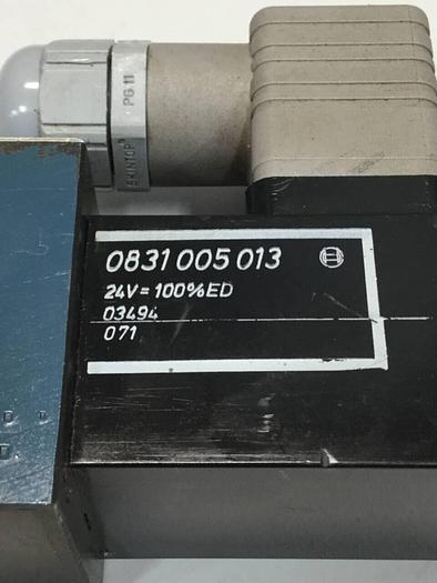 Used BOSCH Hydraulic Valve 0 810 090 133 #97041
