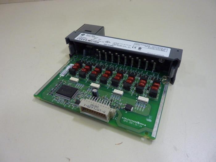 Used ALLEN BRADLEY Output Module 1746-OB16 SER D #55176