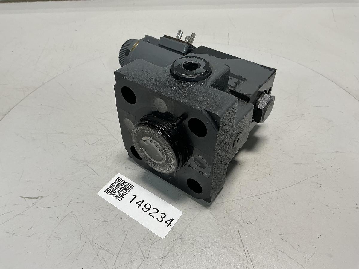 Used VICKERS DG4V-3S-2A-M-U-HL7-60-EN490