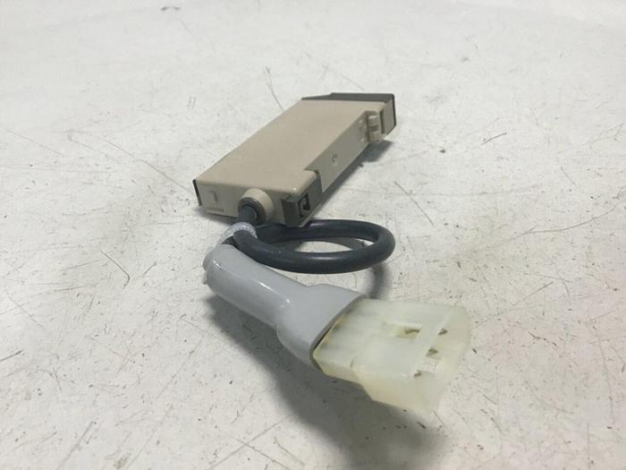 Used OMRON Photoelectric Sensor E3X-NH11 #124521
