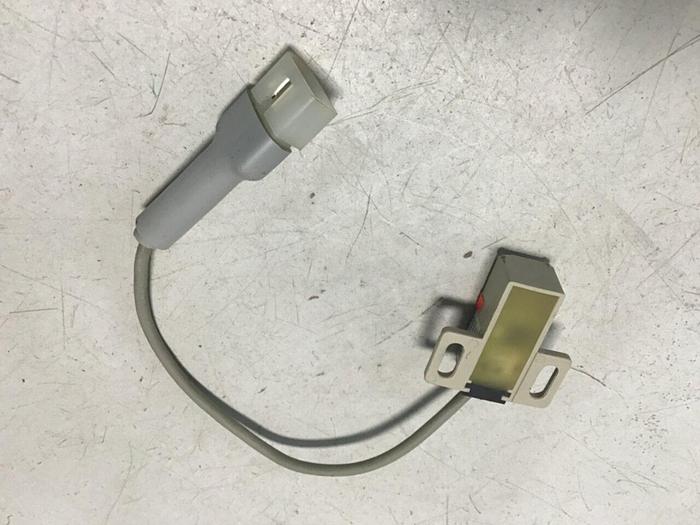 Used FUJI ELECTRIC Proximity Switch PE-B4D3 #128382