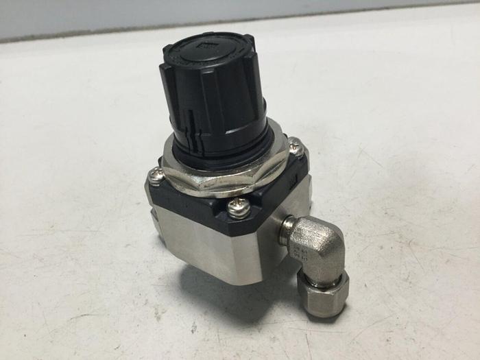 Used SMC Regulator SRH3101-01 #104208
