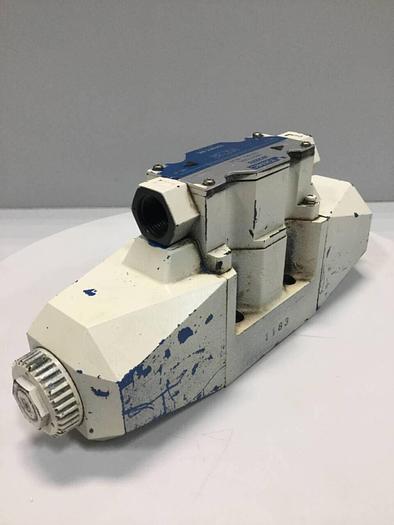 Used VICKERS Directional Control Valve DG4V-5-2C-M-P7L-H-6-30 #96922