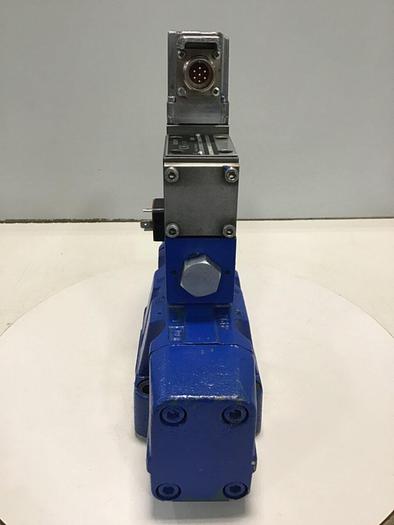 Used BOSCH 4-Way Solenoid Directional Servo Valve 0 811 404 601 USED