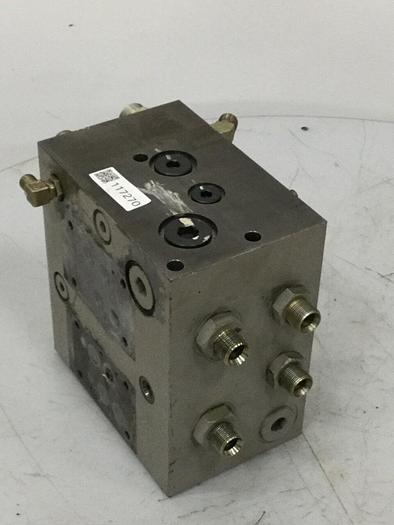 Used TOSHIBA Manifold 00-7121 RK USED