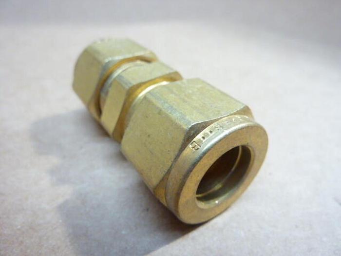 HY-LOK Brass Tube Fitting CUA8-BRAS #39379 SCRAPPED / DNL