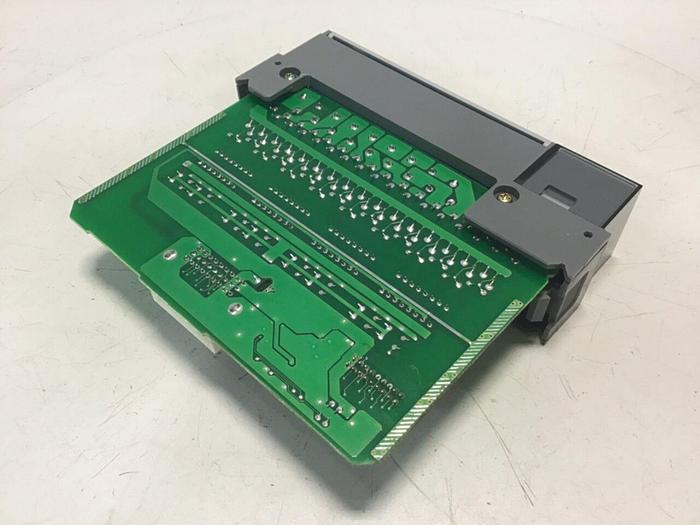 Used ALLEN BRADLEY Input Module 1746-IB16 SER C #127235